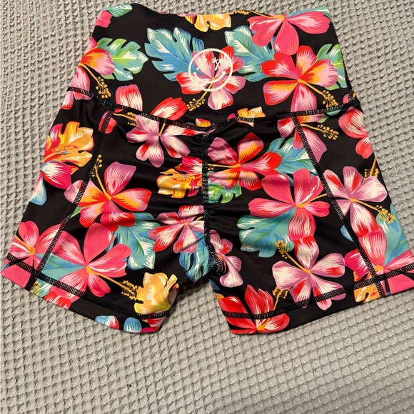 Salty Savage booty shorts - Picture 2 of 4